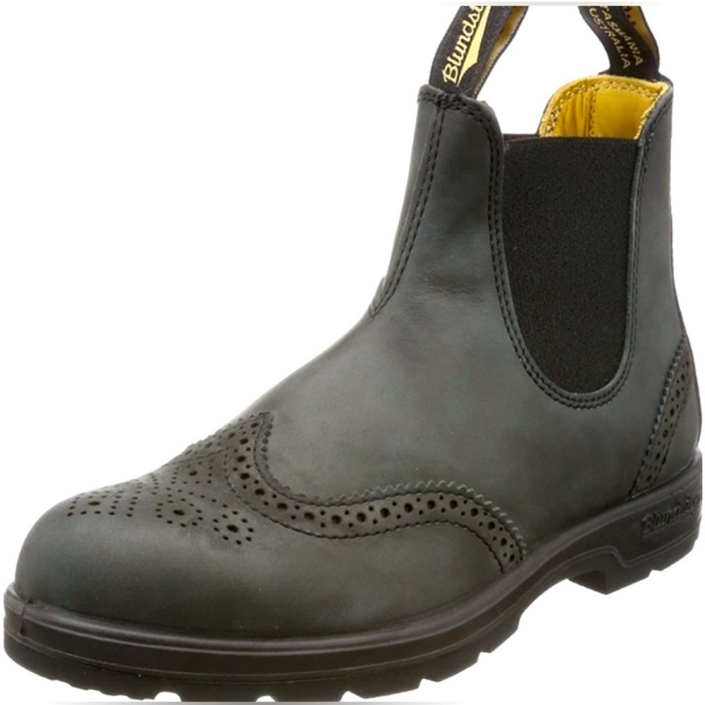 ISO wingtip brogue blundstones!!!! Size US8.5/9, AU 5.5/6, EU39